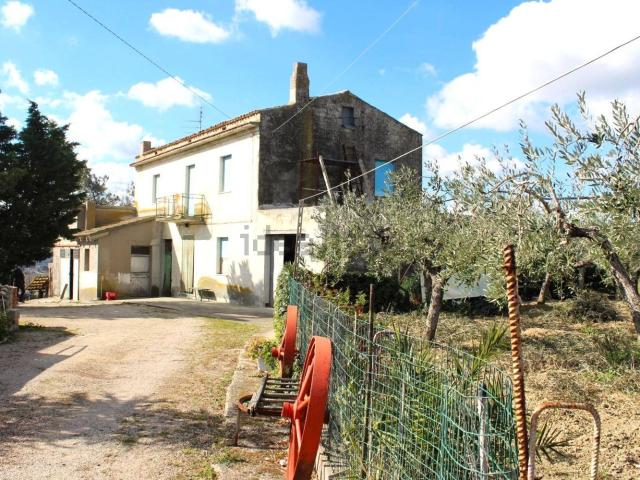 Villetta indipendente in vendita di 243 m² in Contrada Reale, 1