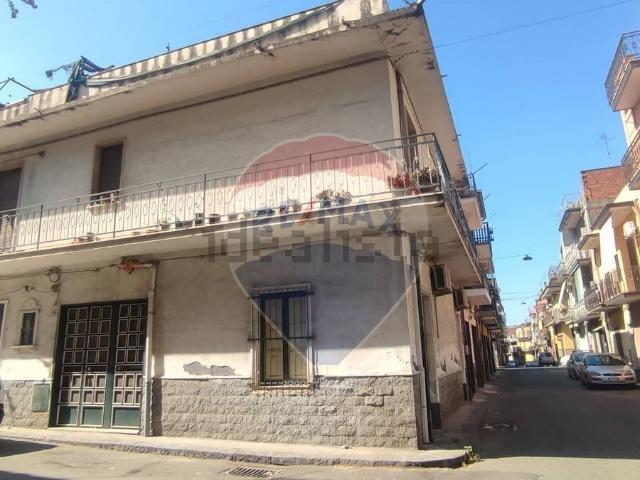 Villetta indipendente in vendita di 244 m² in Via Feltre, 102