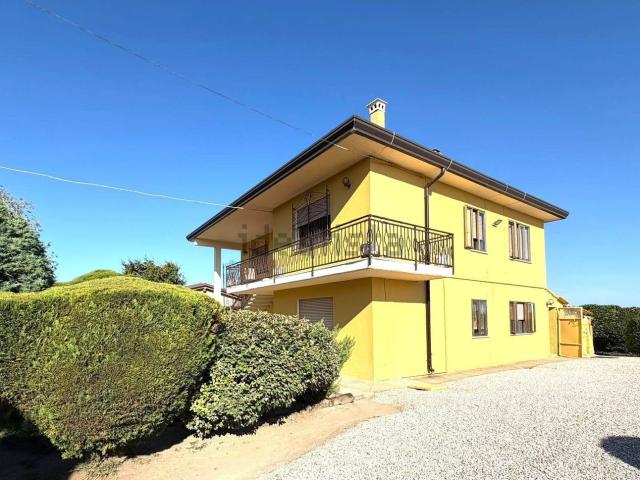 Villetta indipendente in vendita di 244 m² in Via Mondonovo, 36