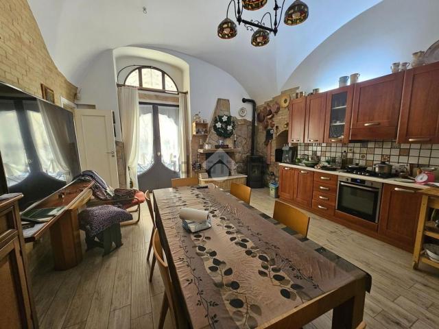 Villetta indipendente in vendita di 244 m² in Via Magenta, 93