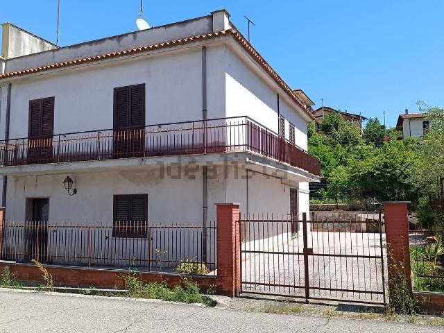 Villetta indipendente in vendita di 244 m² in Via San Francesco D&apos Assisi, 107