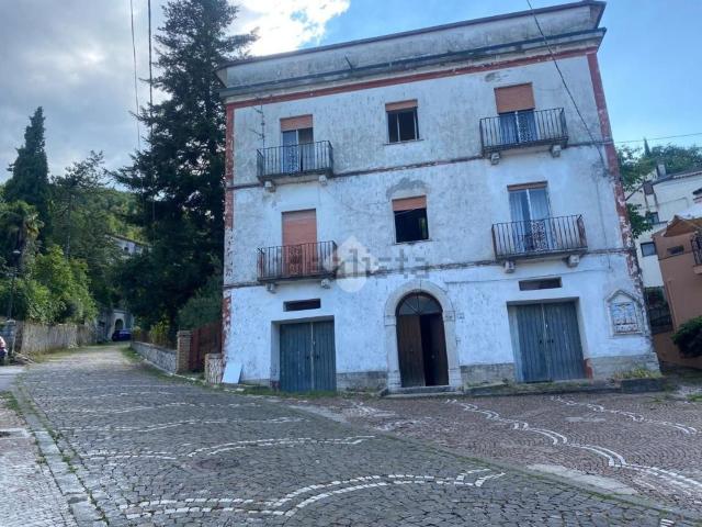 Villetta indipendente in vendita di 244 m² in Via San Salvatore, 5