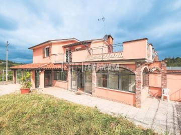 Villetta indipendente in vendita di 244 m² in Via Santa Aquilina