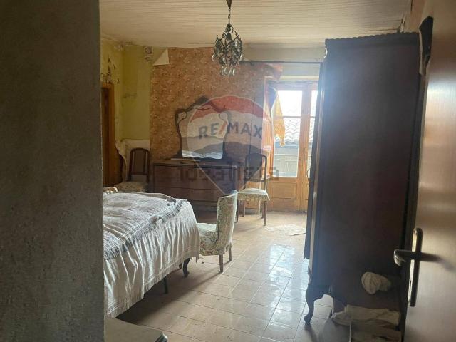 Villetta indipendente in vendita di 244 m² in Via Umberto Primo, 10