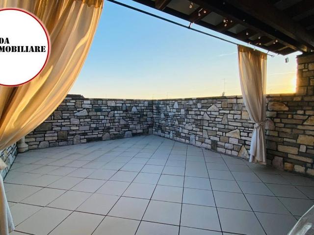 Villetta indipendente in vendita di 244 m² in Viale Dante Alighieri, 51