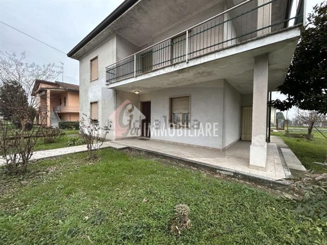 Villetta indipendente in vendita di 244 m² in Piazza Gaboardi, 1