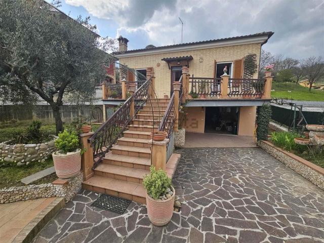 Villetta indipendente in vendita di 245 m²
