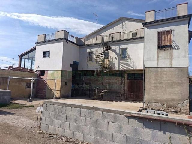 Villetta indipendente in vendita di 245 m² in Via Card. San Severino, 40