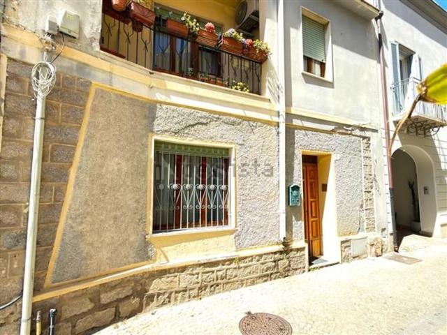 Villetta indipendente in vendita di 245 m² in Via Monsignor Cimino, 8