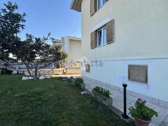 Villetta indipendente in vendita di 245 m² in Via Cristoforo Colombo, 1