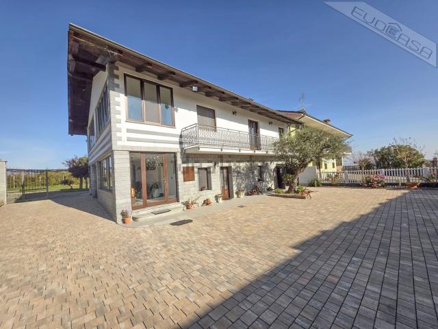 Villetta indipendente in vendita di 245 m² in Via Assarti, 29