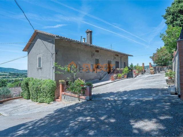 Villetta indipendente in vendita di 245 m² in Via Arturo Graff