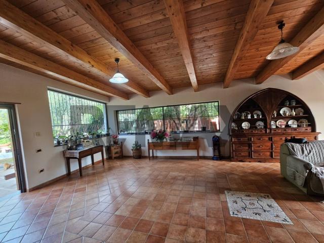 Villetta indipendente in vendita di 245 m² in Via della Sanginella, 24