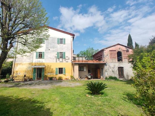 Villetta indipendente in vendita di 245 m² in Via di Badia