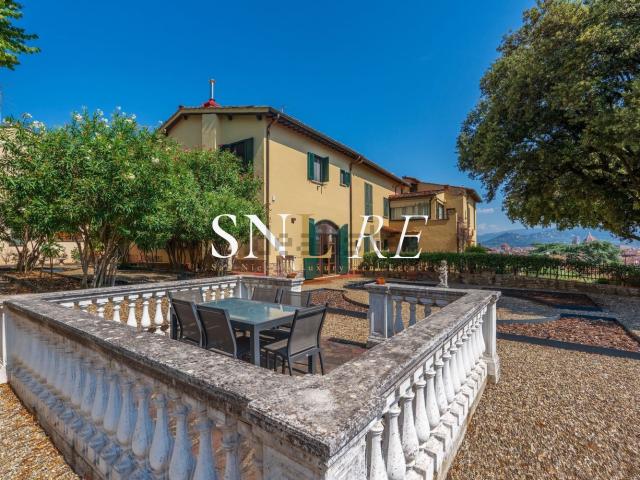 Villetta indipendente in vendita di 245 m² in Via Ippolito Pindemonte