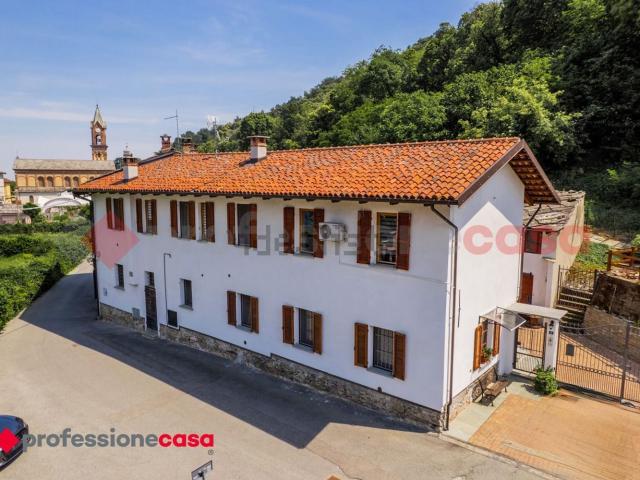 Villetta indipendente in vendita di 245 m² in Via Istituto Pollano, 8