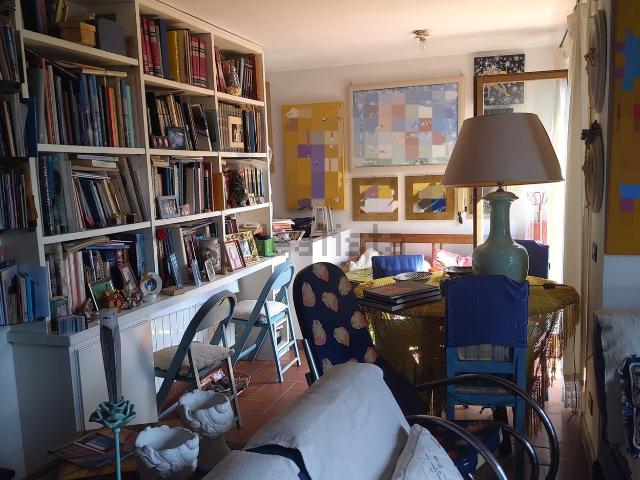 Villetta indipendente in vendita di 245 m² in Via Moisè Cecconi