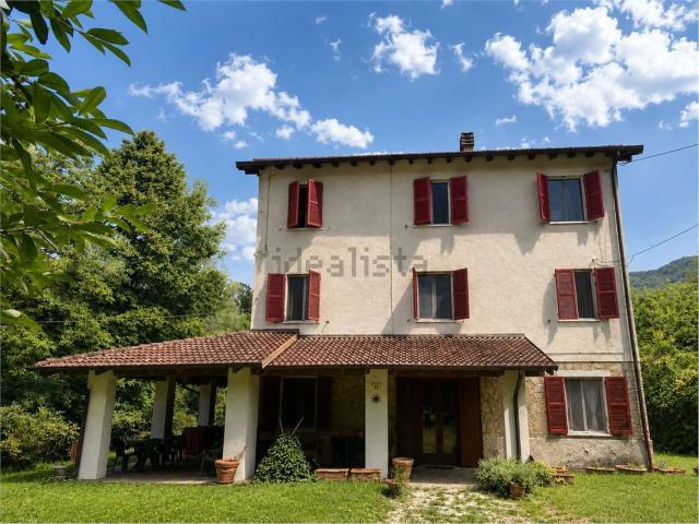 Villetta indipendente in vendita di 245 m² in Via Molino Vetrina, 1