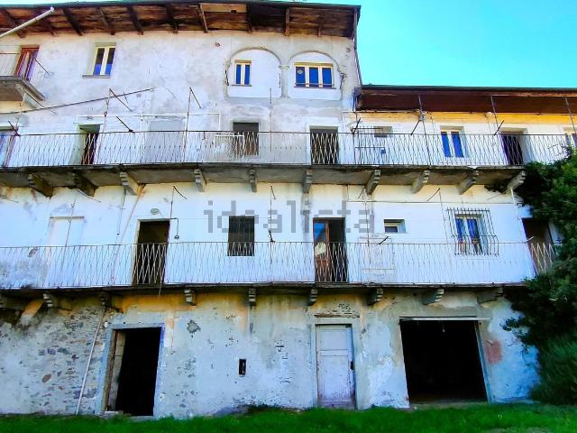 Villetta indipendente in vendita di 245 m² in Via Martiri
