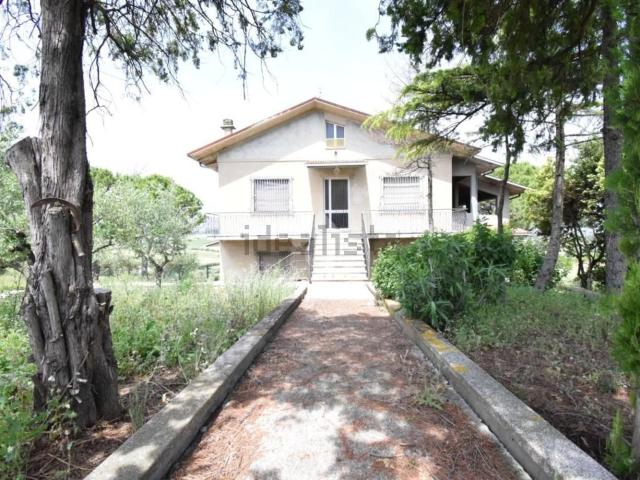 Villetta indipendente in vendita di 245 m² in Via Misano Adriatico, 13