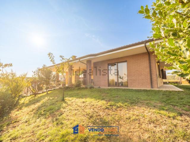 Villetta indipendente in vendita di 245 m² in Via San Paolo I°, 6