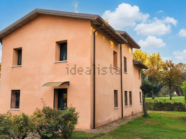 Villetta indipendente in vendita di 245 m² in Via Roma