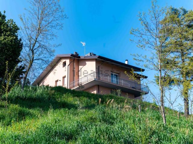 Villetta indipendente in vendita di 245 m² in Via Valle