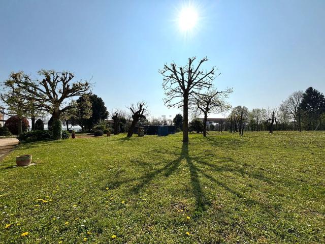 Villetta indipendente in vendita di 245 m² in Corso della Vittoria, 2