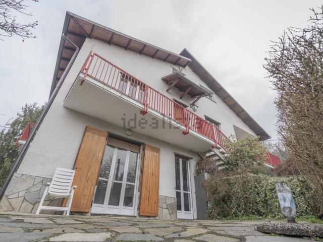 Villetta indipendente in vendita di 245 m² in Strada dai Ronchi ai Cunioli Alti, 13