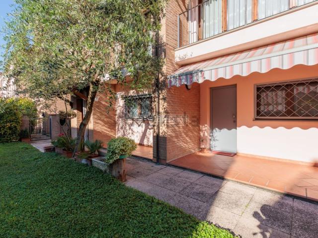 Villetta indipendente in vendita di 245 m² in Strada Mulattiera, 5