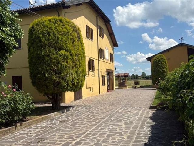 Villetta indipendente in vendita di 246 m² in Via Bagnese