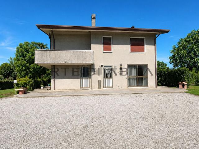 Villetta indipendente in vendita di 246 m² in Via Gaffarello, 1