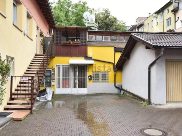 Villetta indipendente in vendita di 246 m² in Via Giosuè Carducci, 1