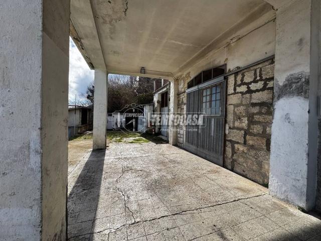 Villetta indipendente in vendita di 246 m² in Via Fontana, 12