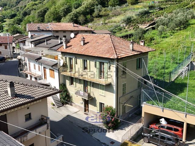 Villetta indipendente in vendita di 246 m² in Via Maggiore, 13