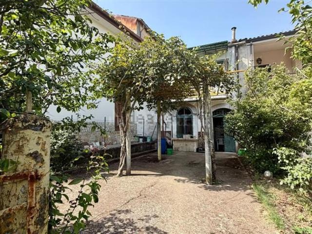 Villetta indipendente in vendita di 246 m² in Via Vescovi Cocchia