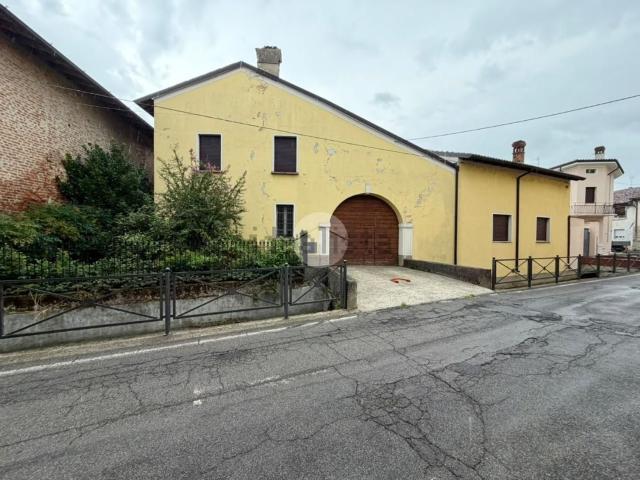 Villetta indipendente in vendita di 247 m² in Via Magenta, 3