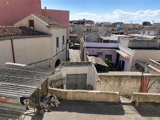 Villetta indipendente in vendita di 247 m² in Via Regina Elena, 47