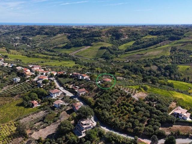 Villetta indipendente in vendita di 247 m² in Strada Communale Biasone, 108