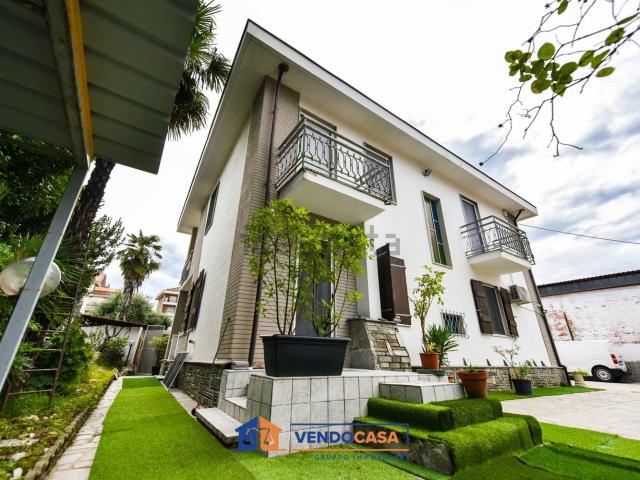 Villetta indipendente in vendita di 247 m² in Strada del Pascolo, 64
