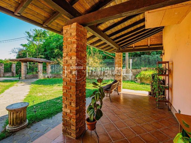 Villetta indipendente in vendita di 248 m² in Via Castellani, 1