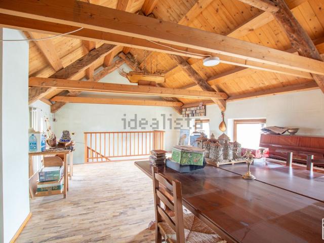 Villetta indipendente in vendita di 249 m² in Via G. Verdi, 8
