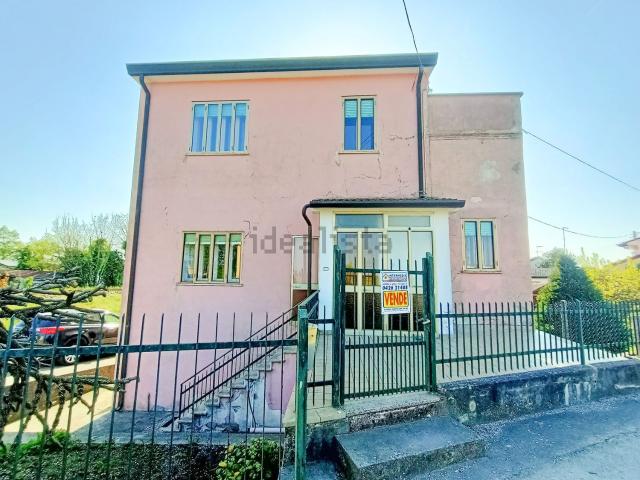 Villetta indipendente in vendita di 249 m² in Località Cicese, 1
