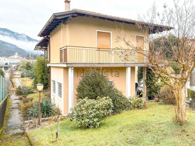Villetta indipendente in vendita di 2500 m² in Via Roccolo, 7