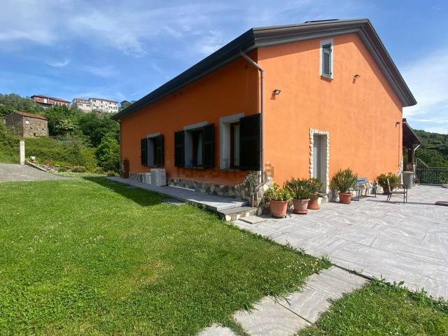 Case e ville in vendita di 250 m²