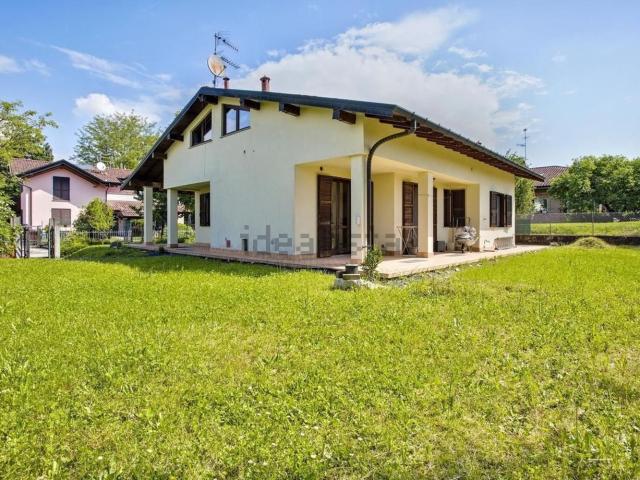 Villetta indipendente in vendita di 250 m² in Via C. Cavour, 7