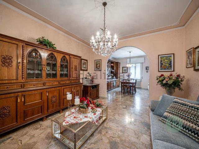 Villetta indipendente in vendita di 250 m² in Via C. Colombo