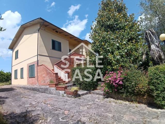 Villetta indipendente in vendita di 250 m² in Via Catalani, 21