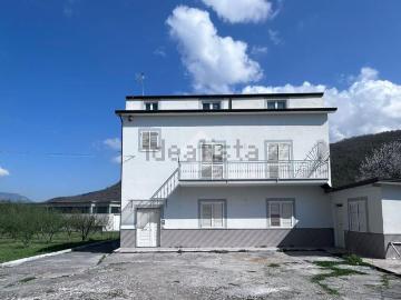 Villetta indipendente in vendita di 250 m² in Via Canfora, 20