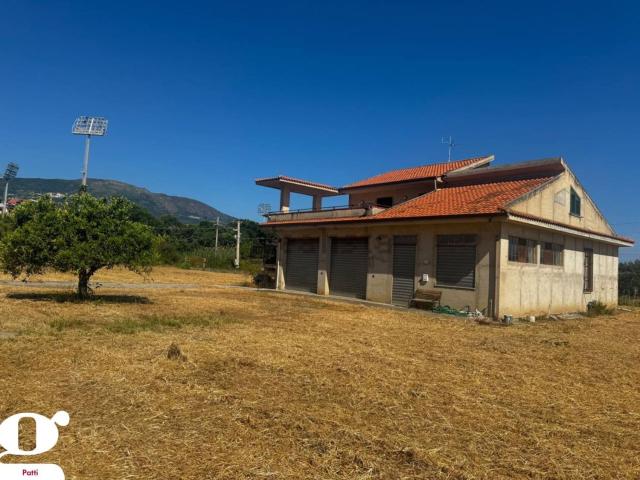 Villetta indipendente in vendita di 250 m² in Via Case Nuove Russo, 141